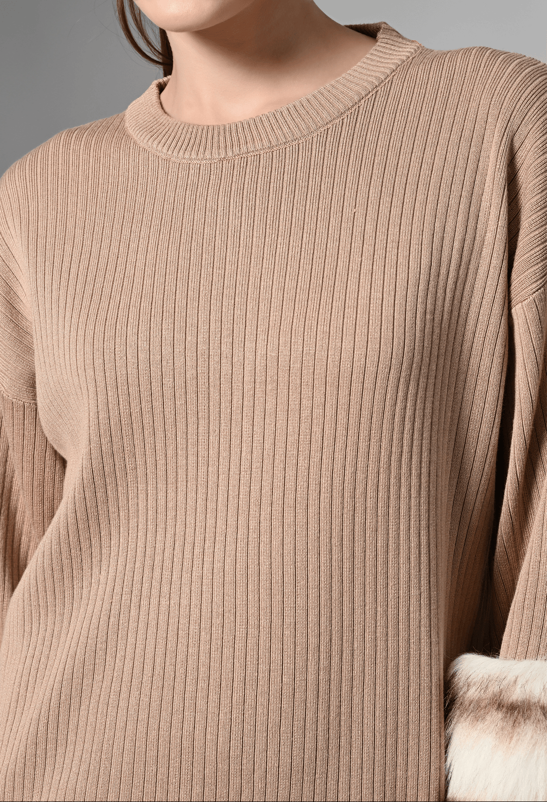 Pankh Zaar Luxury Wool Set With Detachable Fur Sleeve