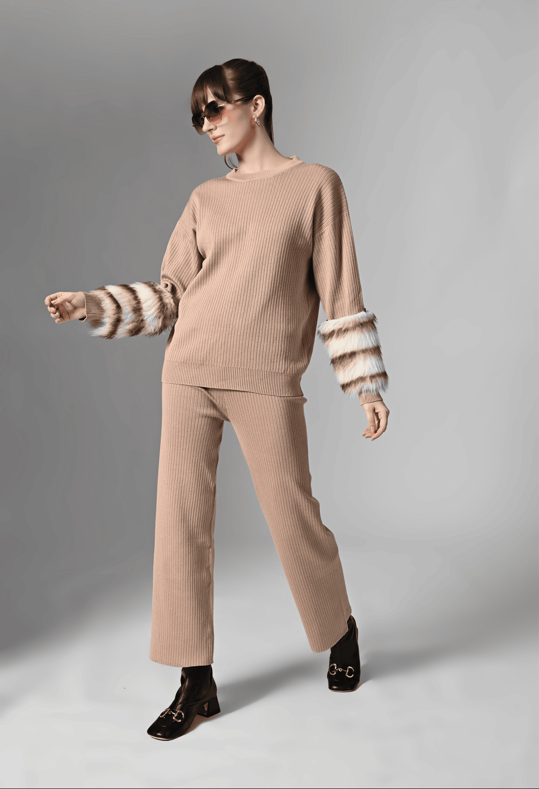 Pankh Zaar Luxury Wool Set With Detachable Fur Sleeve