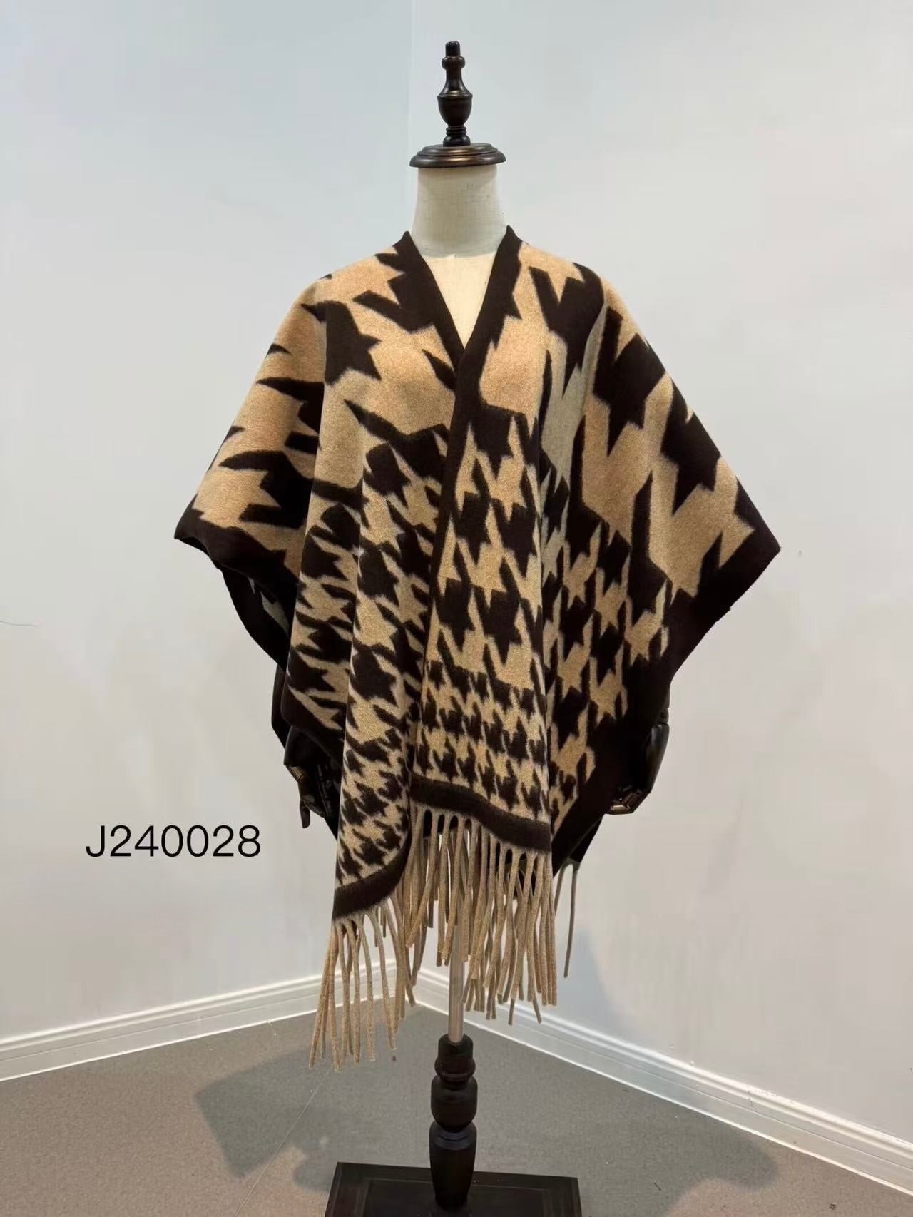 Pankh Goly Woolen Houndstooth Print Cape Shawl