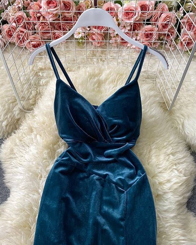 Pankh Reeya Velvet front slit party Dress