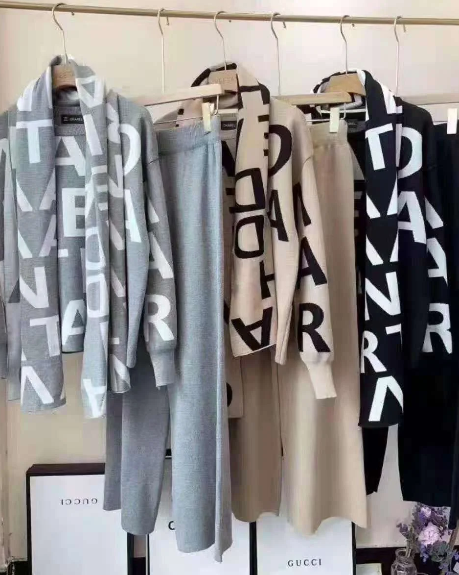 Pankh Marsha Knitted Track Set With Reversable Scarf