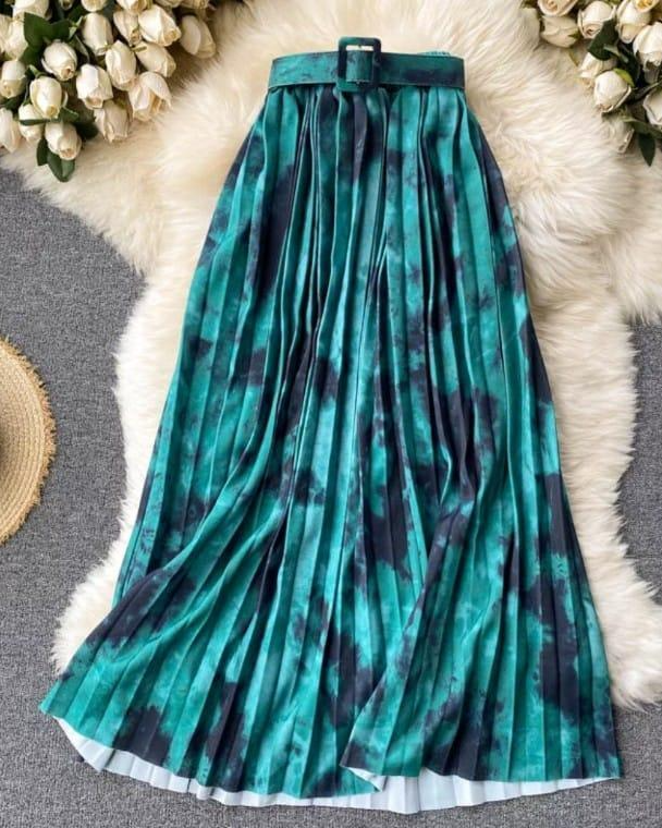 Pankh Zeezu tie and dye pleated skirt with belt(waist 26-34inches)