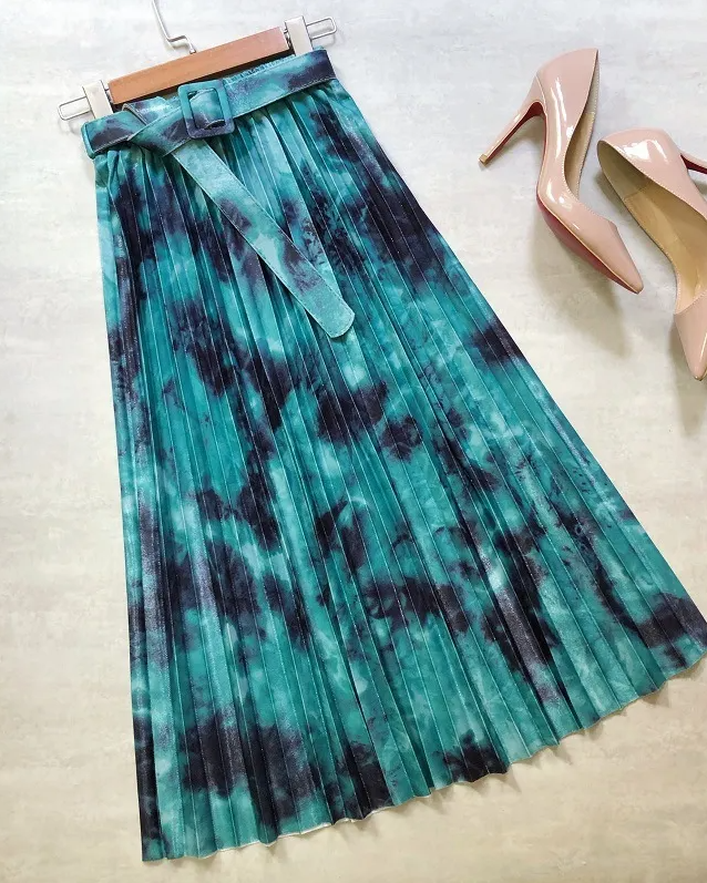 Pankh Zeezu tie and dye pleated skirt with belt(waist 26-34inches)