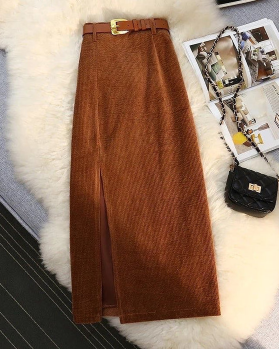 Parody front slit skirt (belt not included)