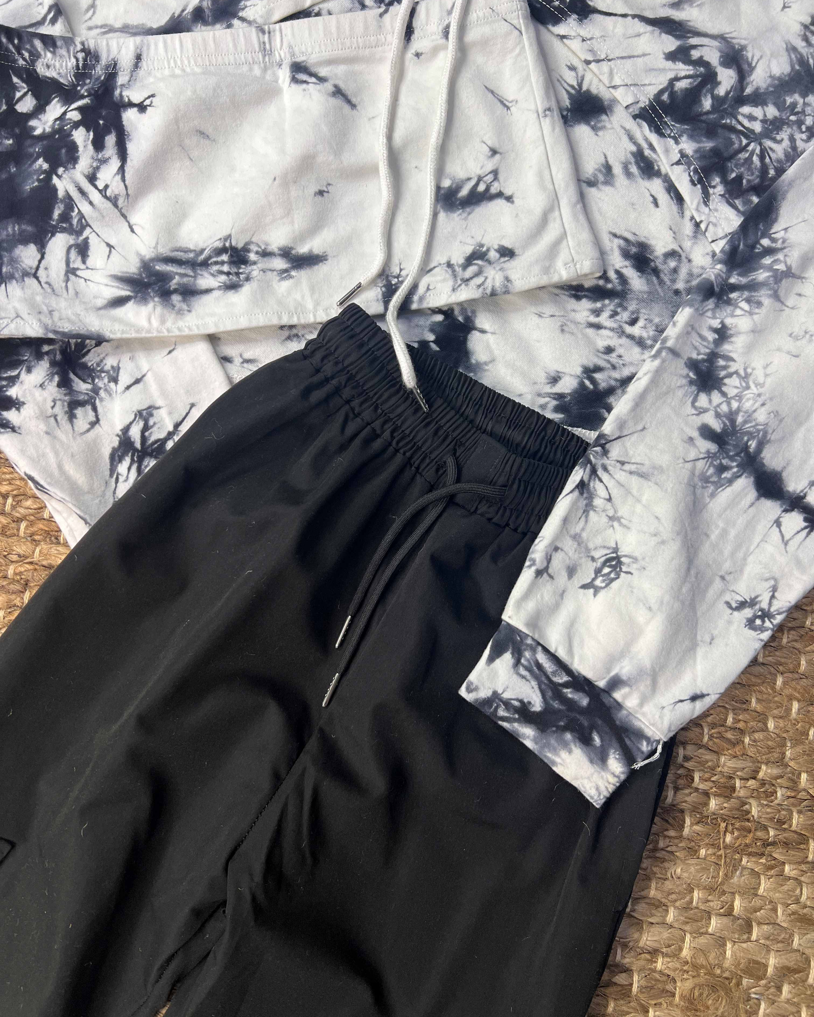 Tattar Tye And Dye Bustier Cropped Hoodie And jogger Pant set