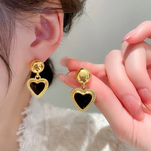 Pankh Liser Elegant Antique Gold Heart Earing