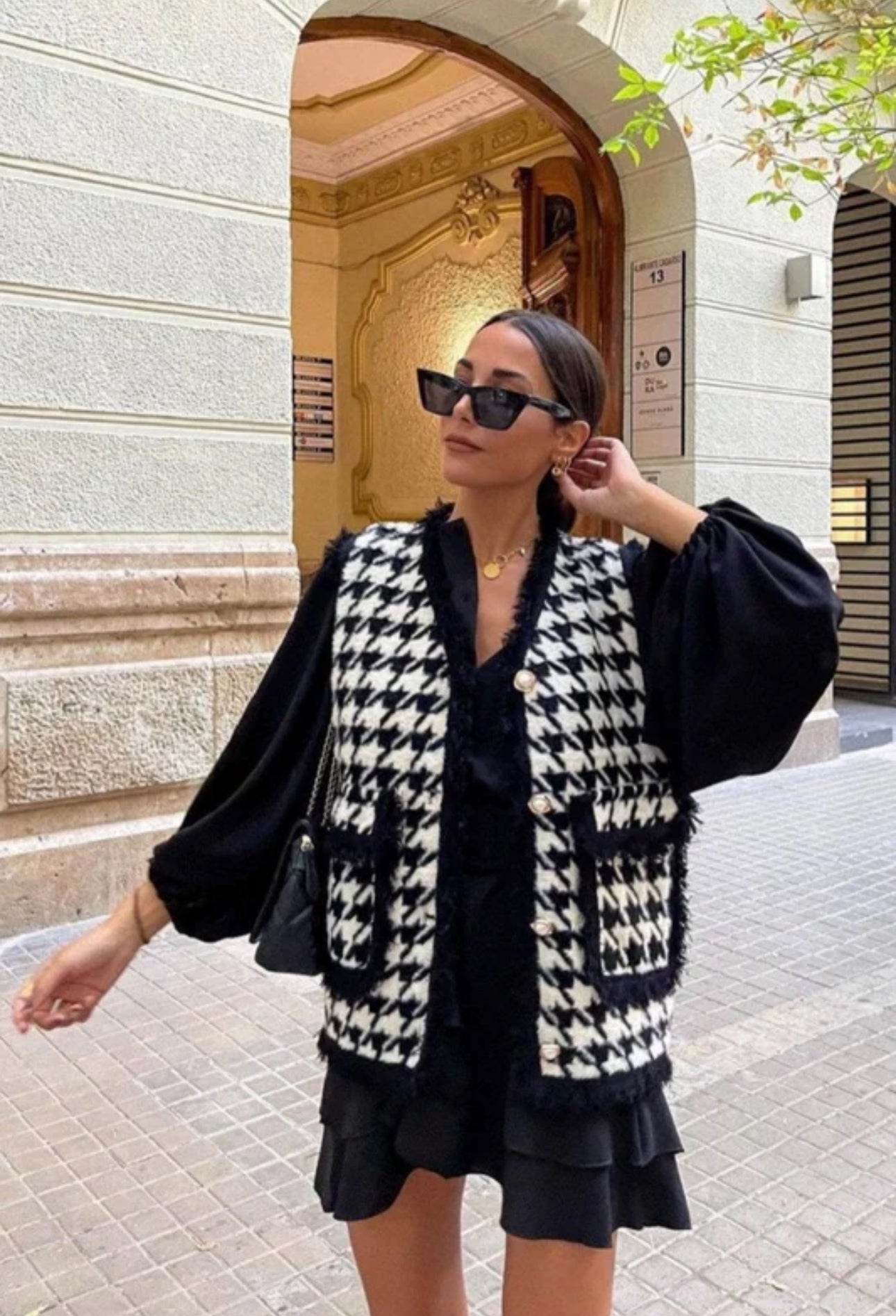 Pankh Woro Soft Wool Sleeveless Houndstooth Jacket Blazer