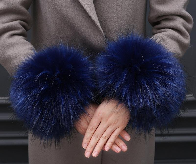 Pankh Everlee Fur cuff Sleeve Accessories