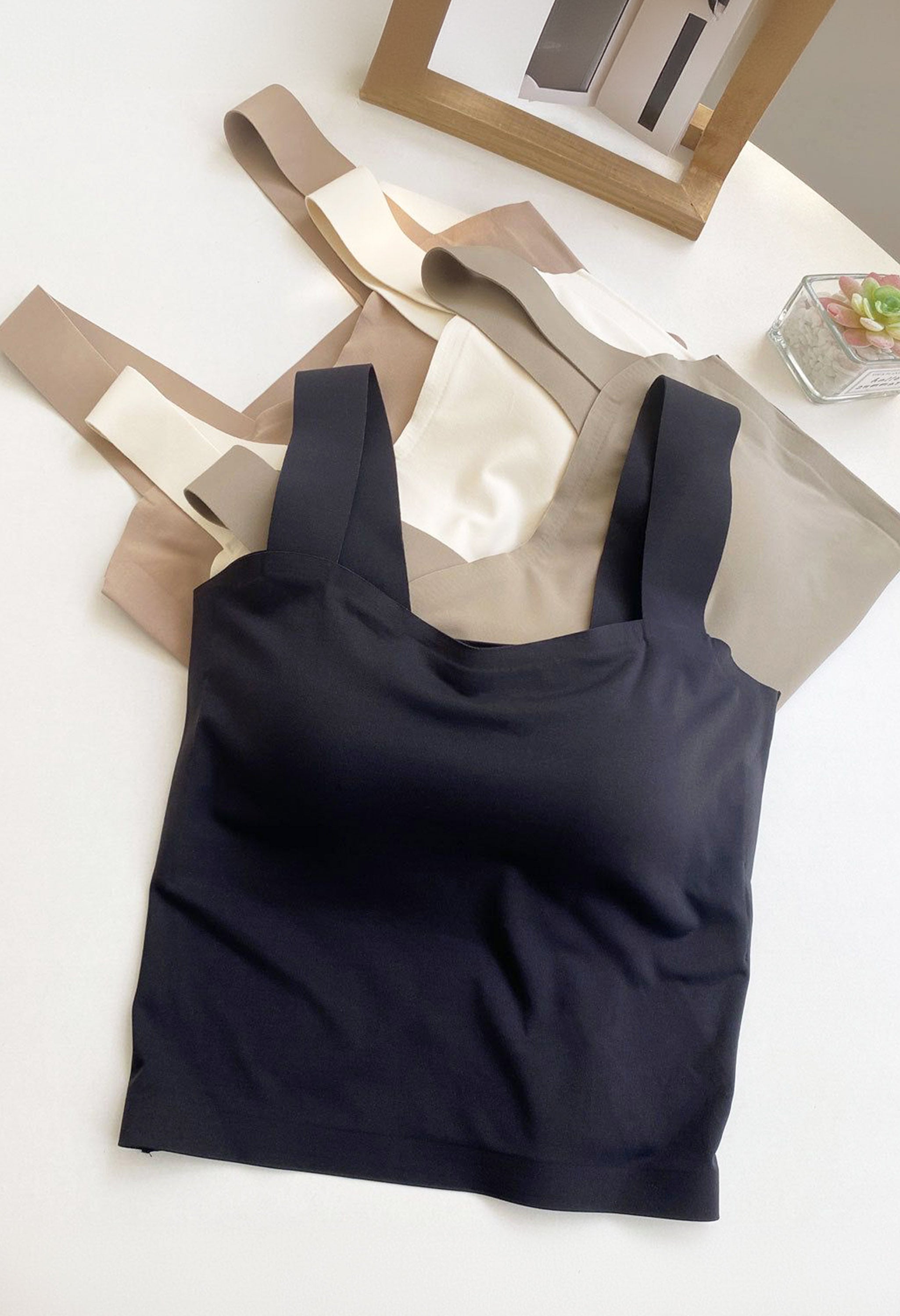 Pankh Maple Plain Cropped Inbuilt Bra Padded Tank Top