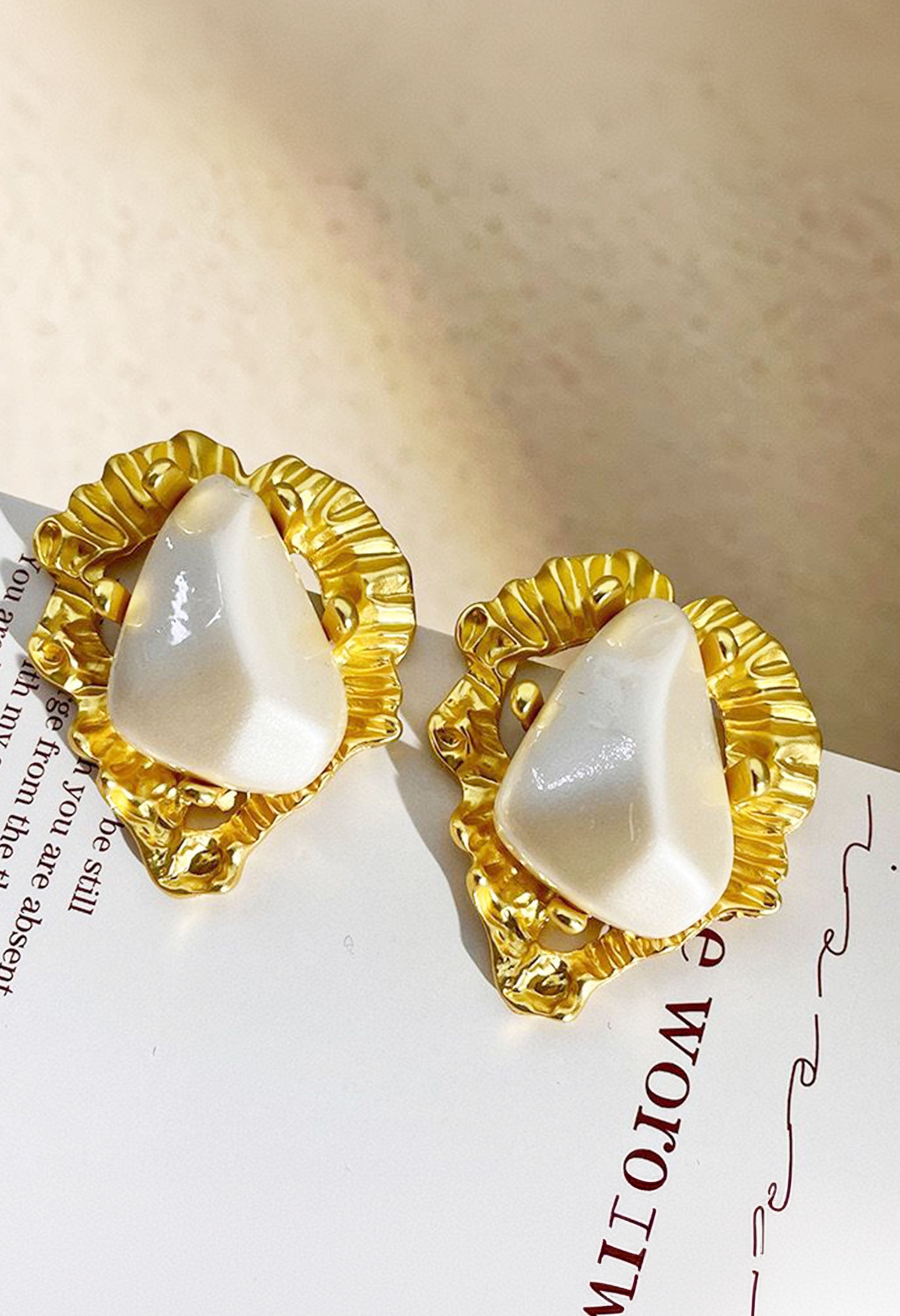 Pankh Willow Studded Earing