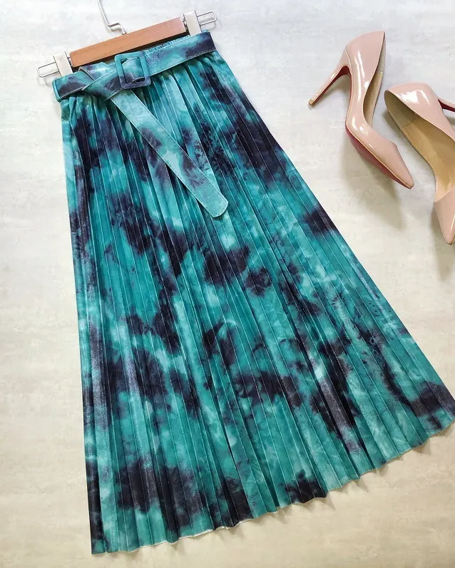 Zeezu tie and dye pleated skirt with belt(waist 26-34inches)