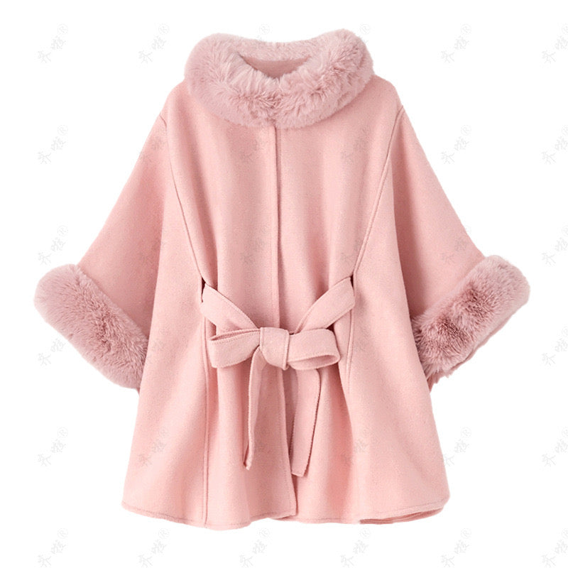 LOSSY WOOLEN CAPE COAT WITH FUR COLLAR AND SLEEVE