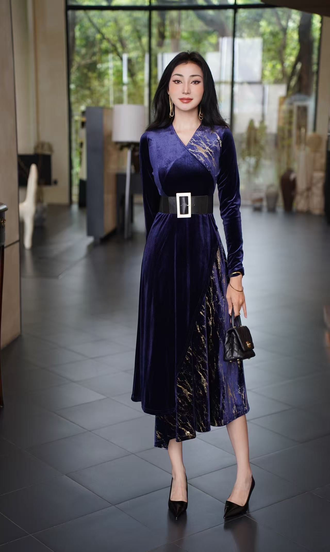 Pankh Reeba Gold Foiling Elegany Velvet Evening Dress with Belt