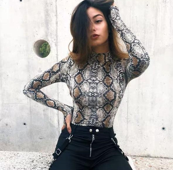 Pankh Branca Asymmetrical Snake Print Crop Top