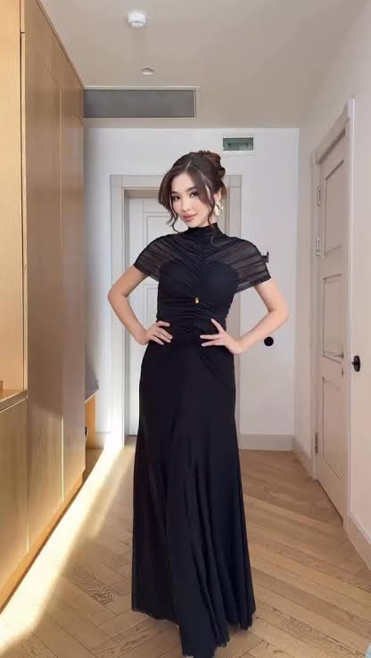 Yaraa Elegant Party Wear Maxi Dress