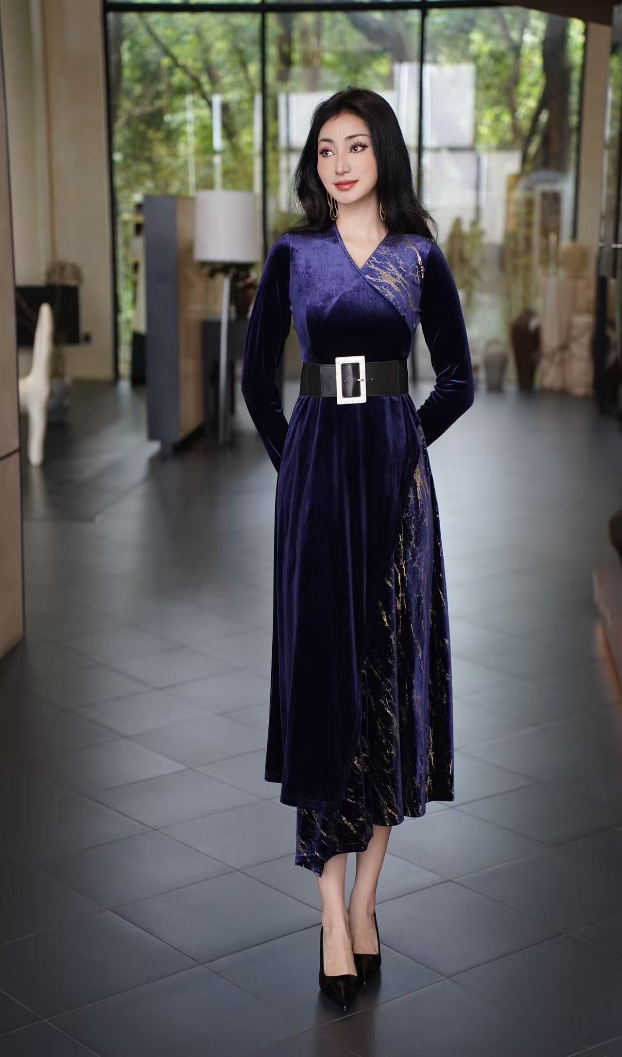 Pankh Reeba Gold Foiling Elegany Velvet Evening Dress with Belt