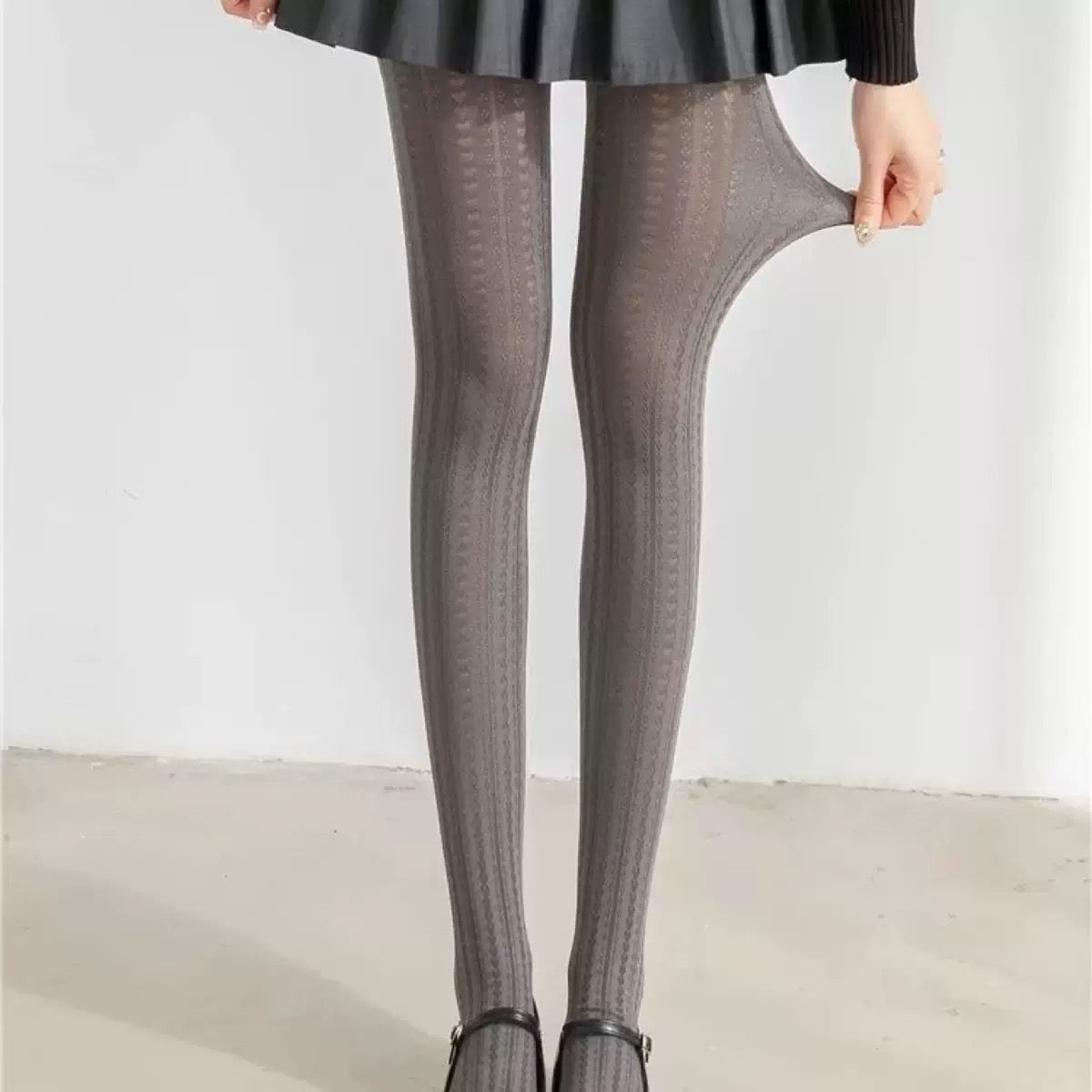 Pankh Vin Heart-Patterned Jacquard Stocking