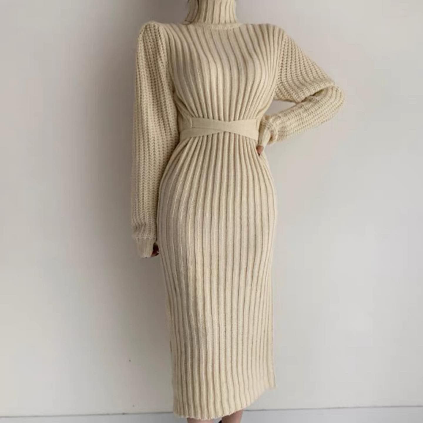 Tramp knit woolen dress